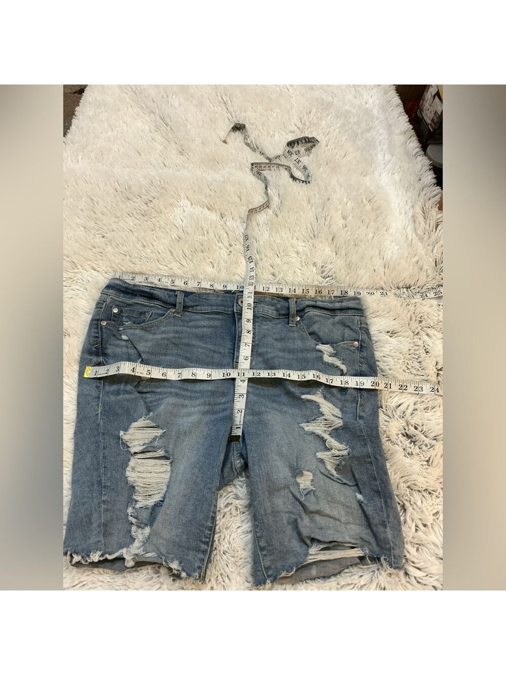 Torrid Premium Ski High Skinny Bermuda Distressed Shorts Size 16 - Picture 7 of 12